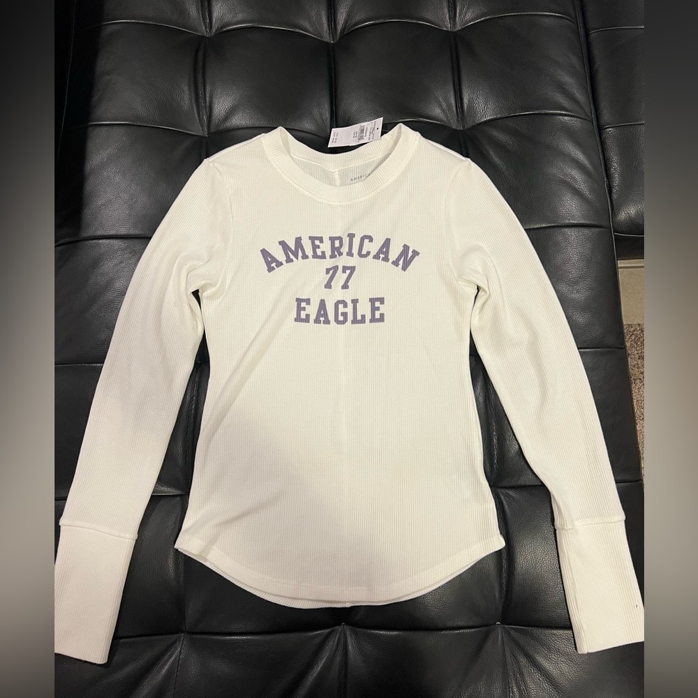 American eagle White long sleeve size medium WITH TAGS!!